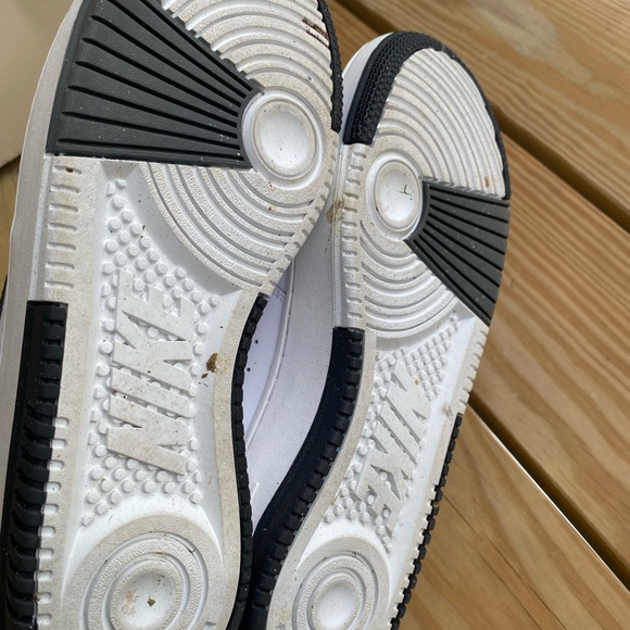 Nike Gama Forces Mens 7.5 Women’s size 9. Almost new but worn once. - Picture 4 of 6